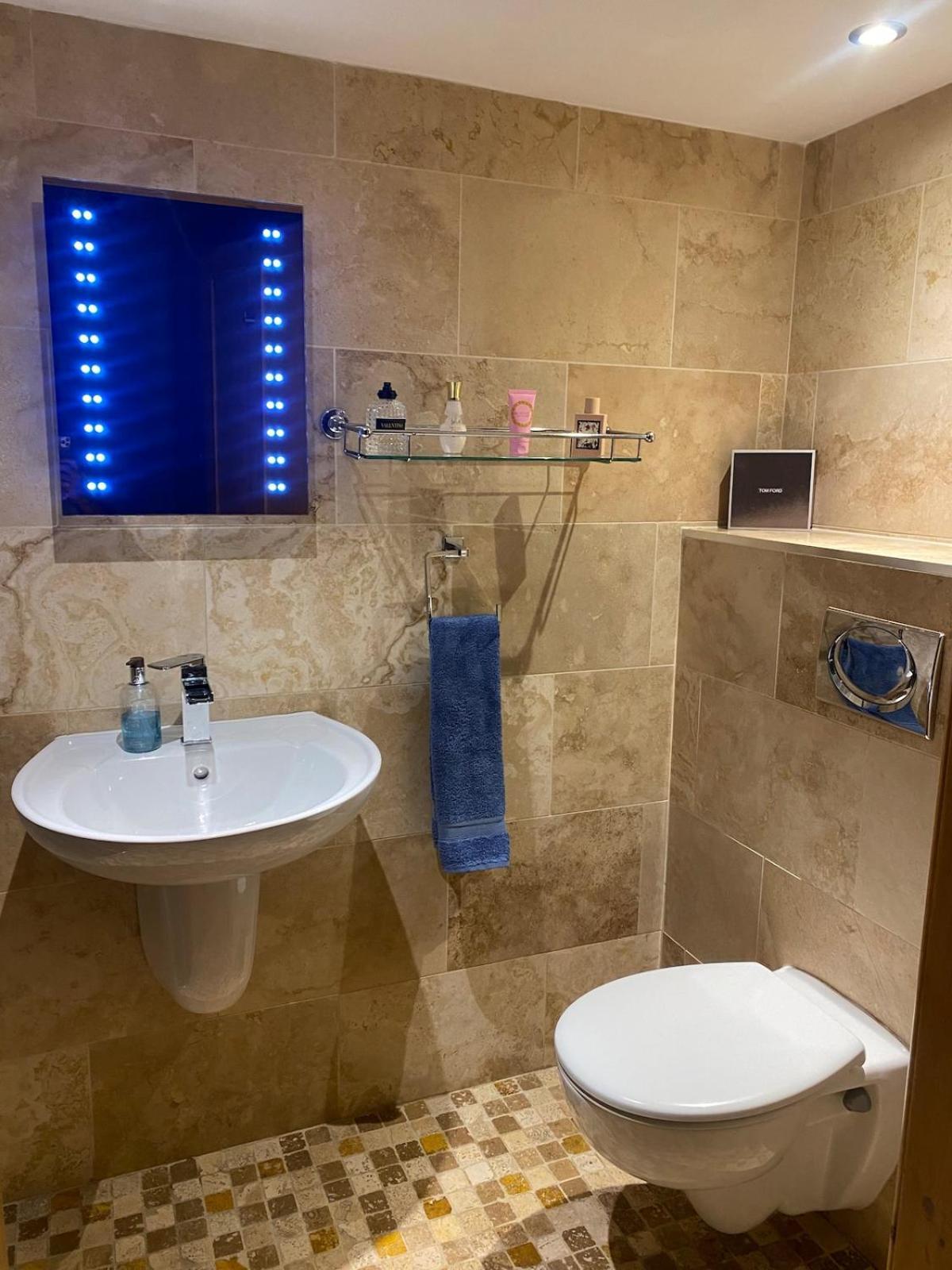 Roomy 1 Level Free Parking Edinburgh