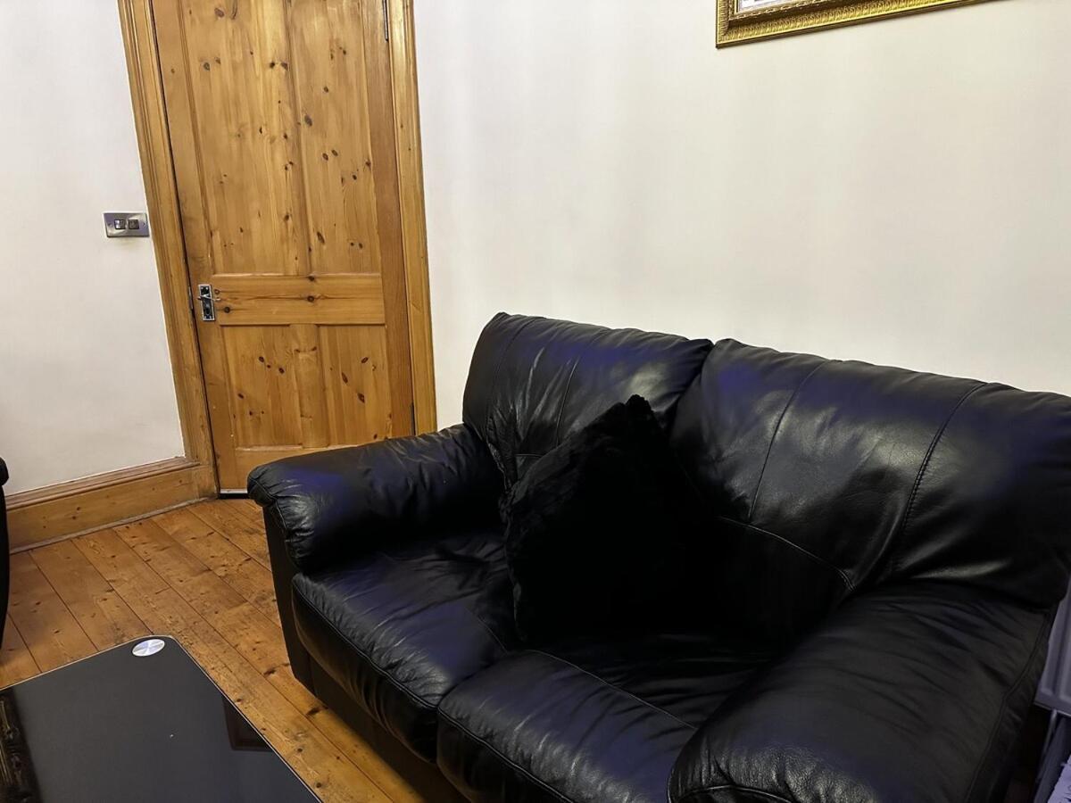 Roomy 1 Level Free Parking Holiday home