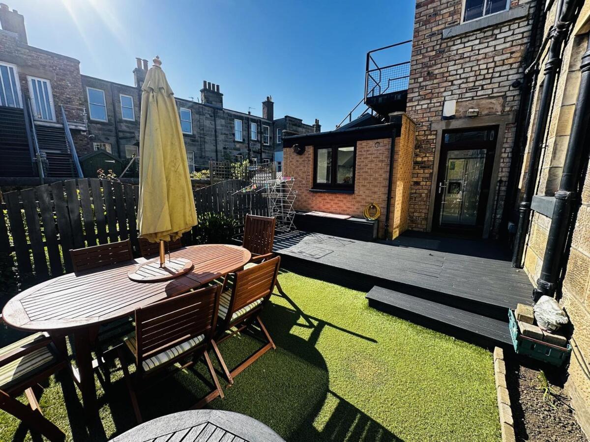 Roomy 1 Level Free Parking Holiday home Edinburgh